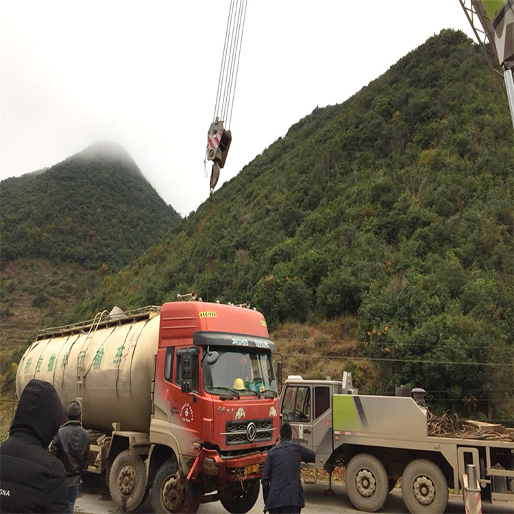 铜官道路救援大型车辆吊装